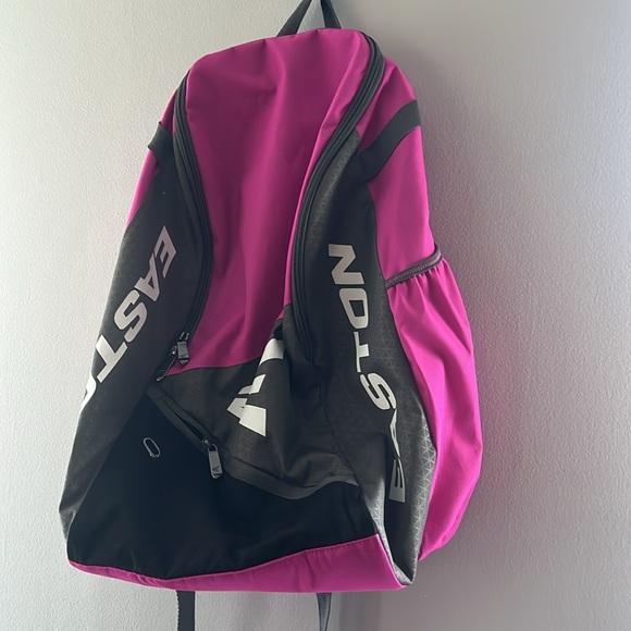 Easton Game Ready backpack.
Pink - Picture 4 of 4